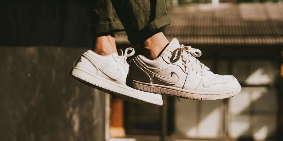fehér sneaker
