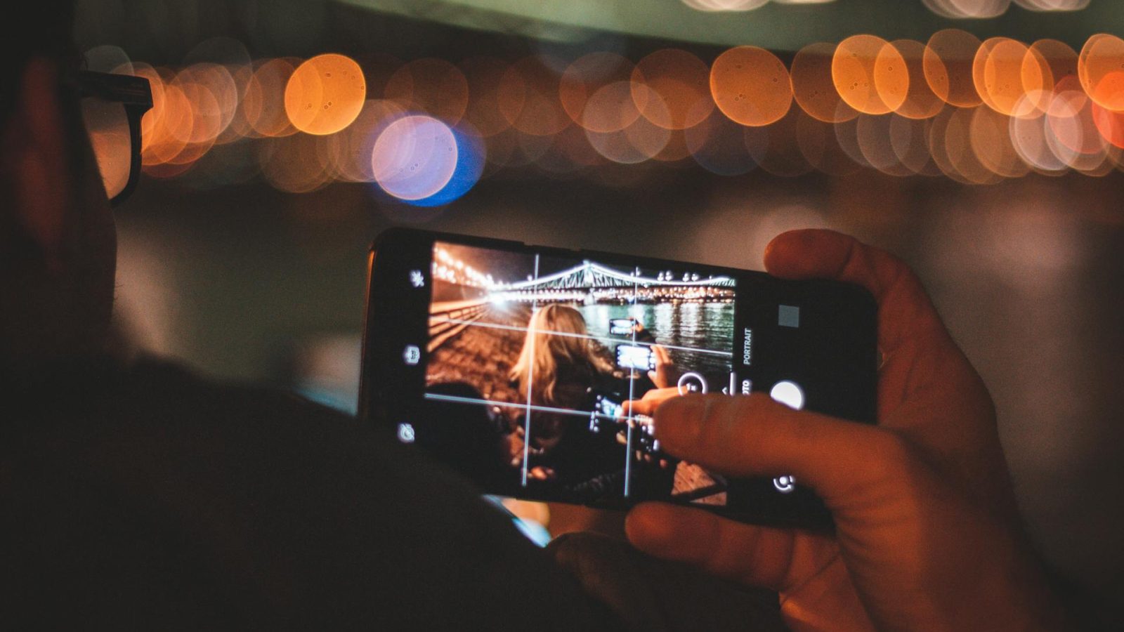 okostelefonos fotózás